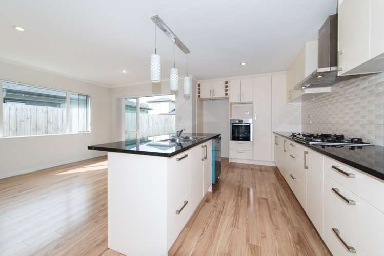 15 Yatterina Avenue Takanini_17