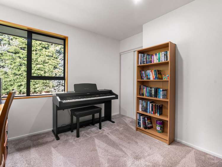 672 Highfield Road Burnham_14