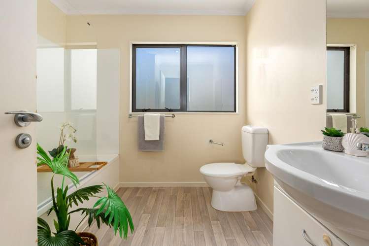 12A Hiwi Crescent Titahi Bay_9