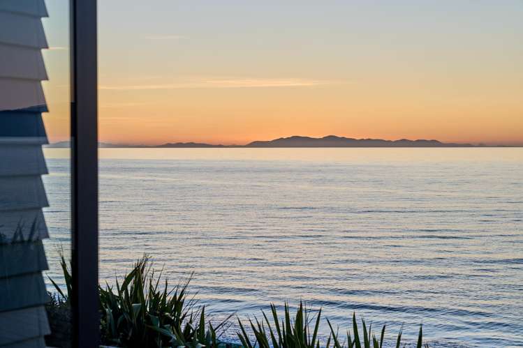 102 The Esplanade Raumati South_34