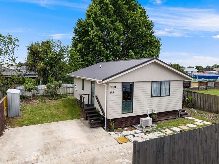 25 & 25A Paul Crescent Fairfield_13