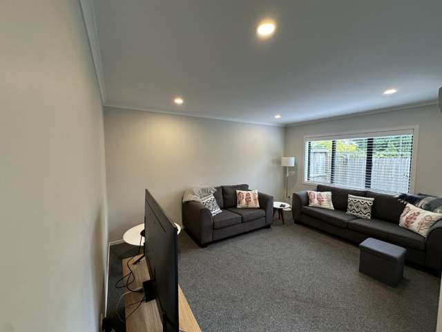 2/19 Albert Street 1074_1