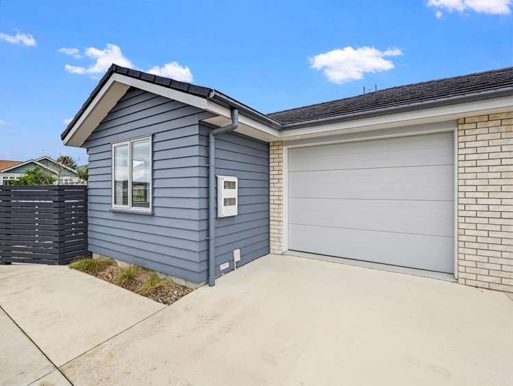 1/39 Saxbys Road Glenview_32