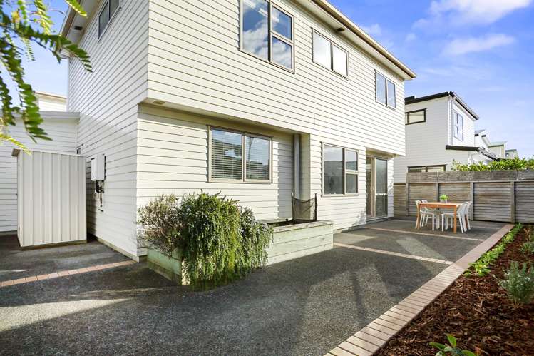 21 Latimer Way Petone_19