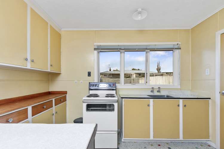 127 Flanshaw Road Te Atatu South_11