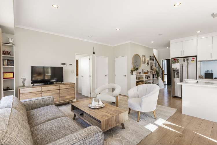 43 Bordeaux Parade Te Atatu South_7