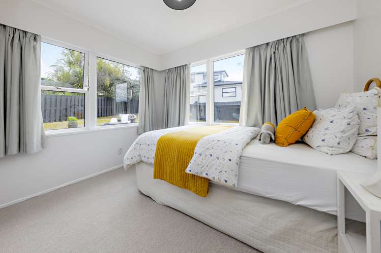 2/3 Hubert Henderson Place Remuera_10