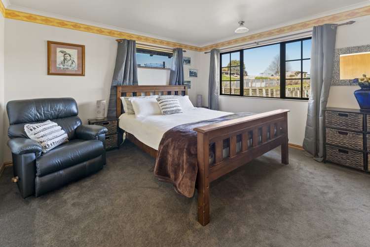 245 The Coastal Highway Redwood Valley_25