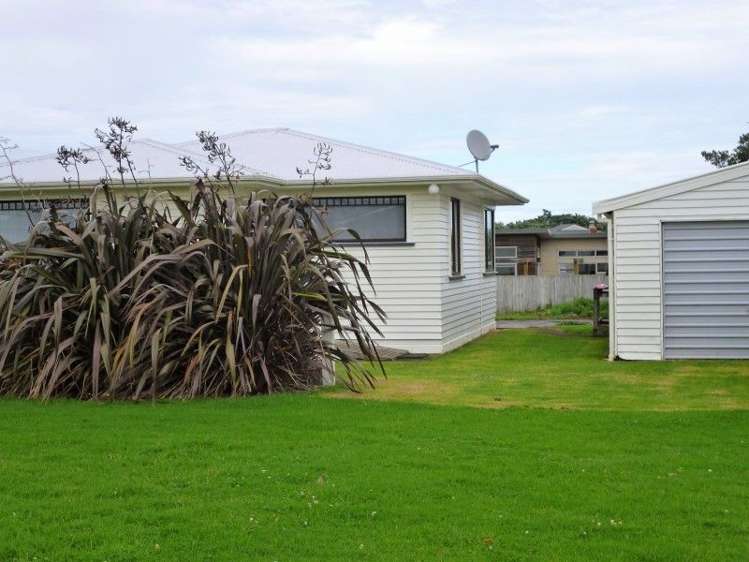 36 Fox Street Opunake_14