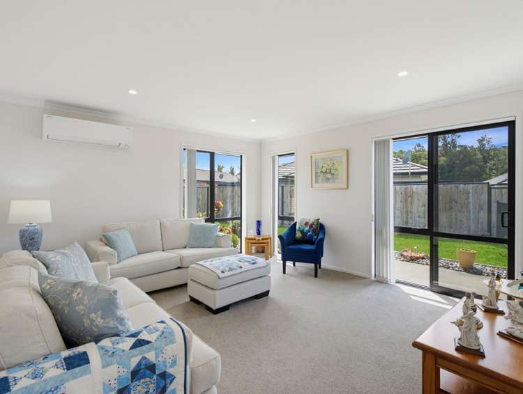 8 Sycamore Drive Te Kamo_11