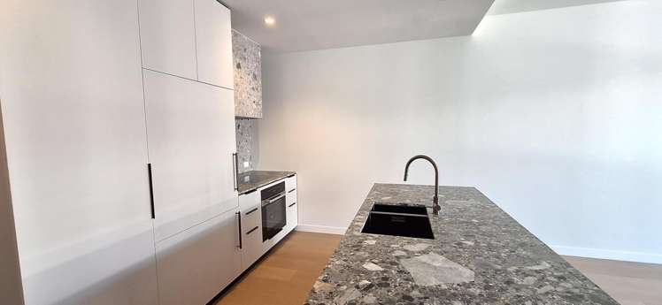 406/81 Carlton Gore Road 1734_2