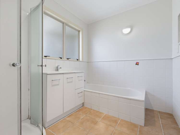 50A Holland Street Glenholme_12