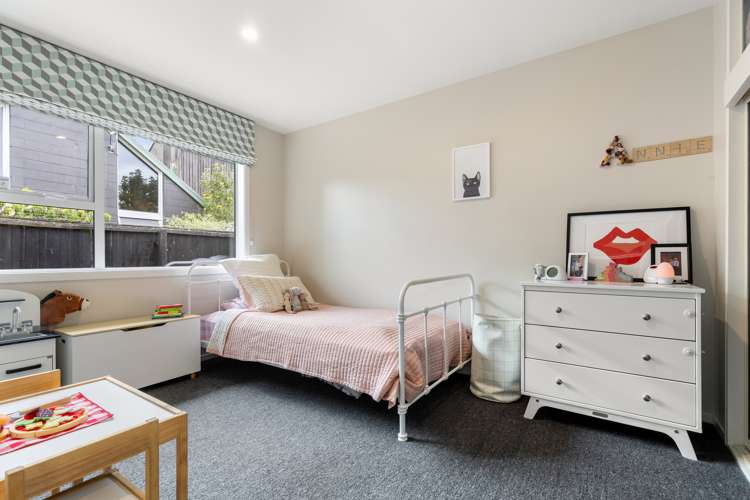 2/5 Esher Place Saint Martins_19