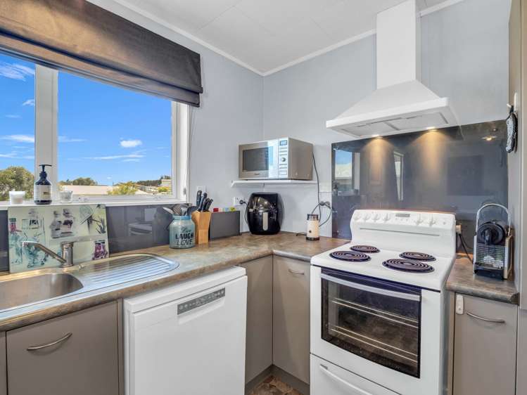 23 Matakane Street Waitarere Beach_9