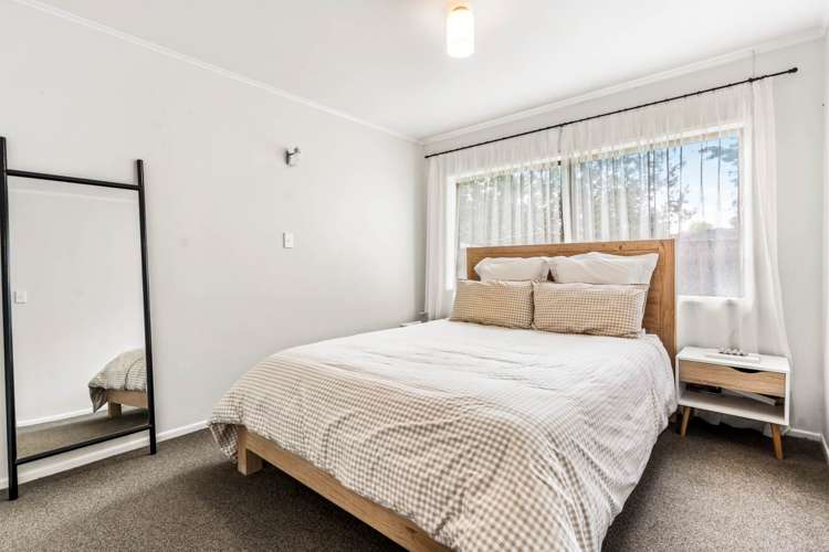 2/4 Lionel Sharp Place Pukekohe_4