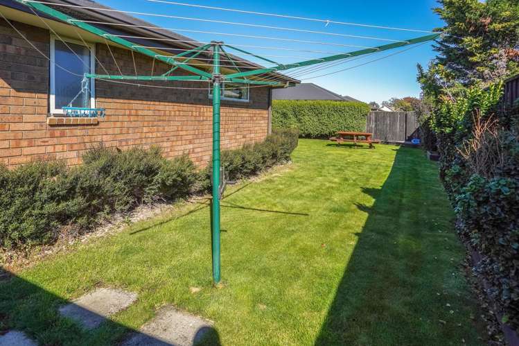 8/17 Wineberry Avenue Amberley_19