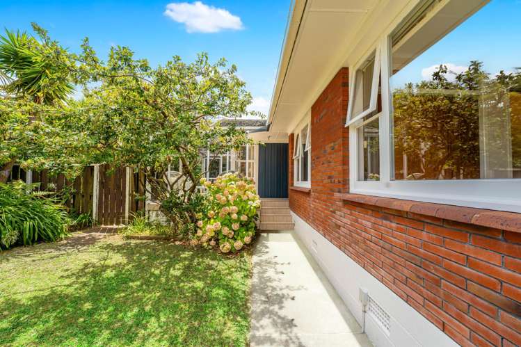 8 Sorrel Crescent Bucklands Beach_3