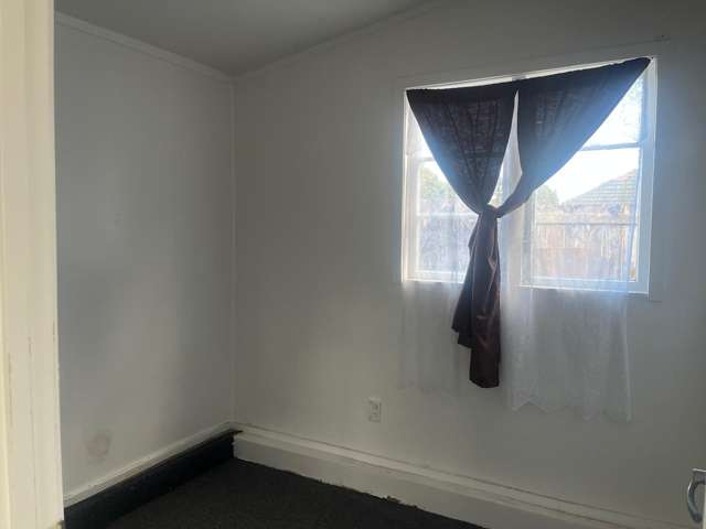 2/9 Stewart Place Otara_1