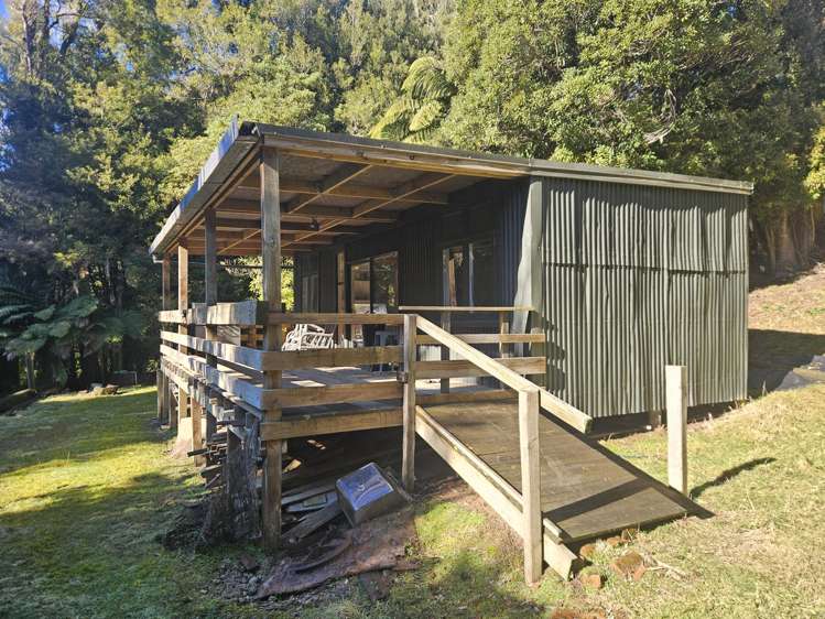 2552 Kauarapaoa Road Paparangi_7