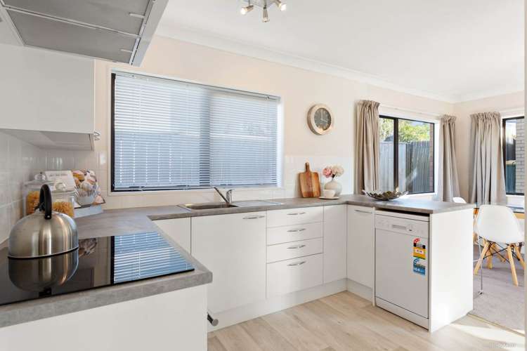 44 Bodi Place Te Atatu South_6