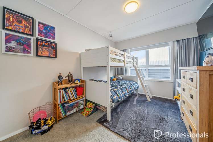 37 Petrie Street Wainuiomata_16