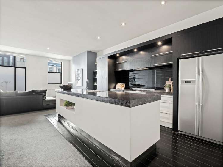 2/49 Bond Street Dunedin Central_1