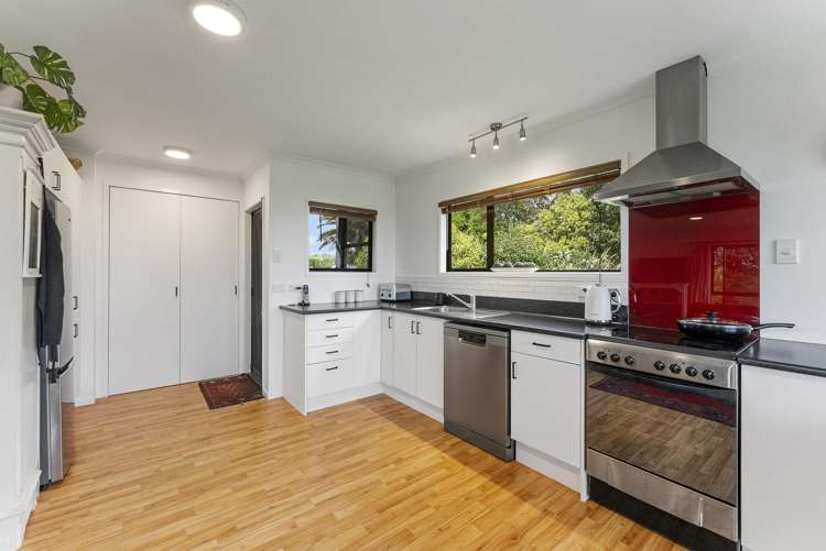 177 Koru Road Omata_5