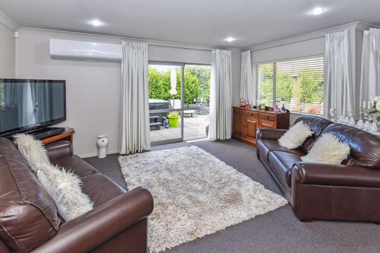 42 Aberdeen Crescent Wattle Downs_6