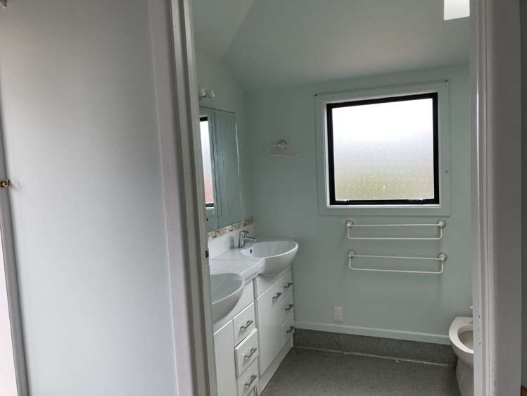 84 Botany Road Botany Downs_11