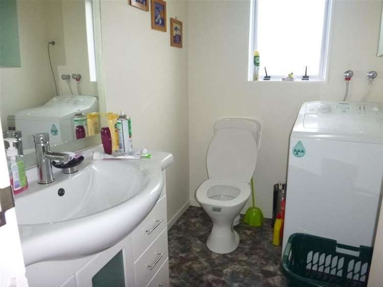 127 Brecon Road Stratford_8