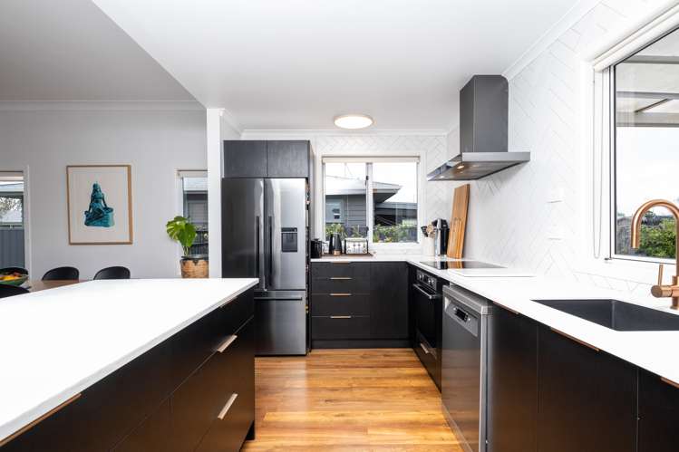 8 Menin Road Onekawa_7