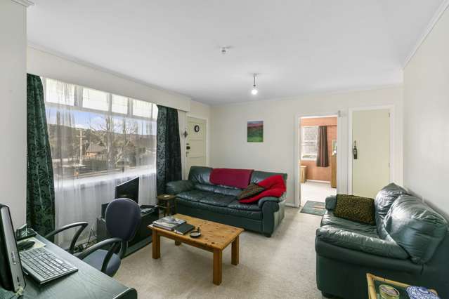 1/4 Faris Crescent Wainuiomata_2