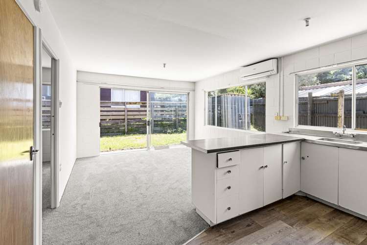 2/4 Herekawe Drive Spotswood_5