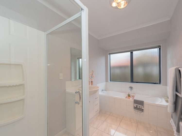 8 Sandowne Close Rototuna North_15