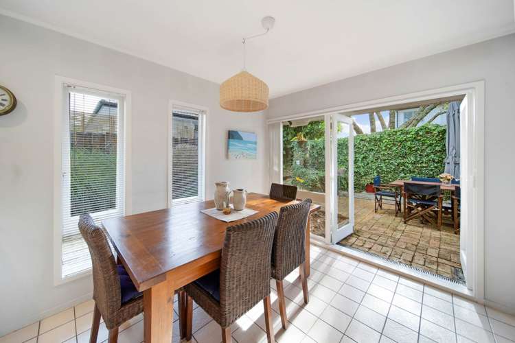 46 Meadway Sunnyhills_6