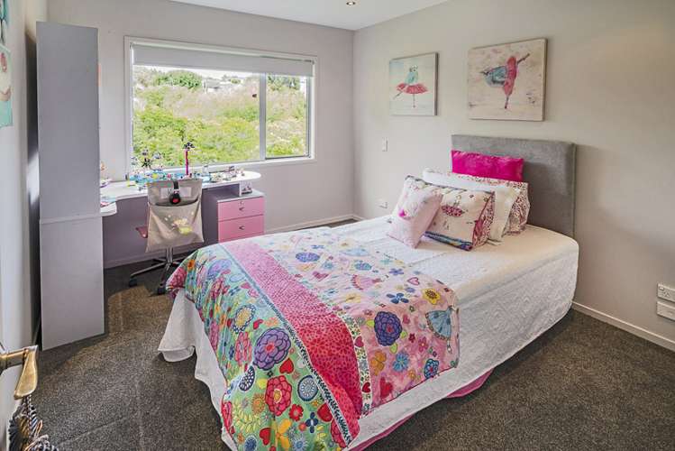 20a Oliver Twist Avenue Mellons Bay_14