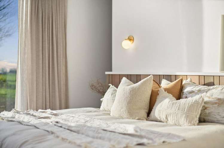 77 Whakaturou Crescent Pyes Pa_2