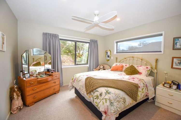 8 Ashmore Park Road Carterton_12