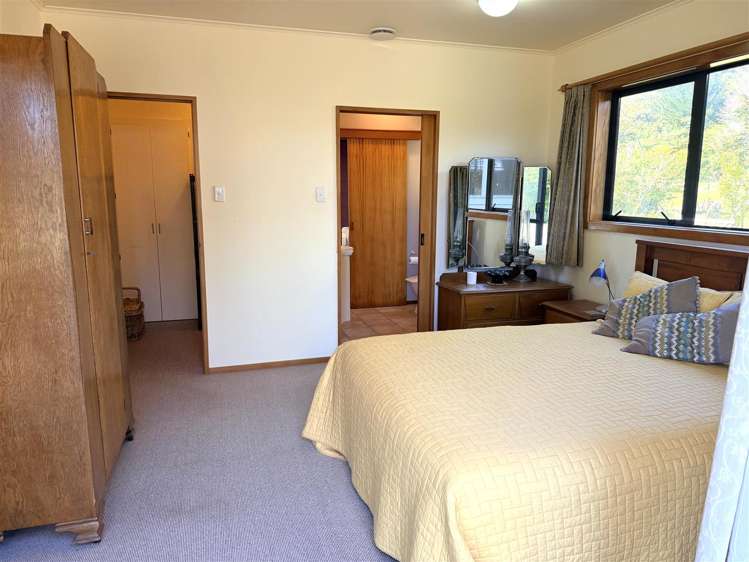 125 Coulson Road Paroa_10