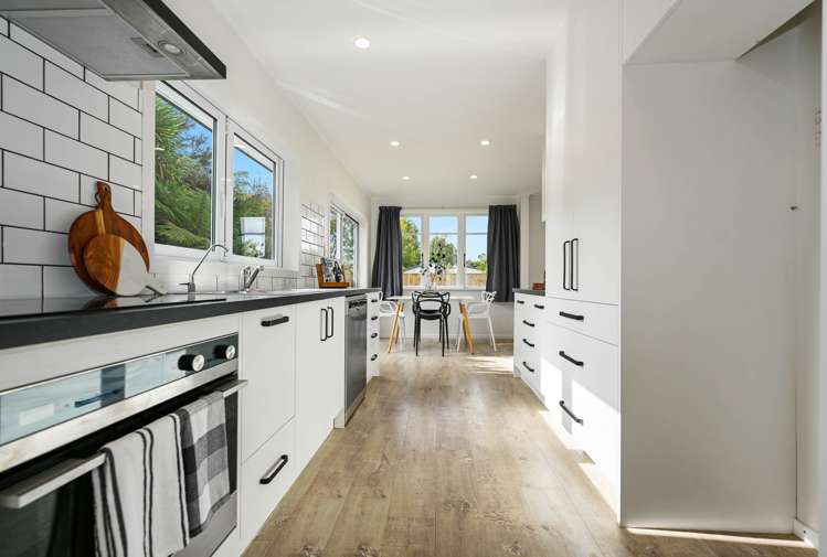 2/17 Greta Street Glenview_6