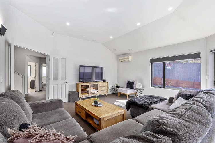 2 Endeavour Drive Whitby_7