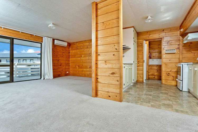 37b John Dee Crescent Red Beach_5