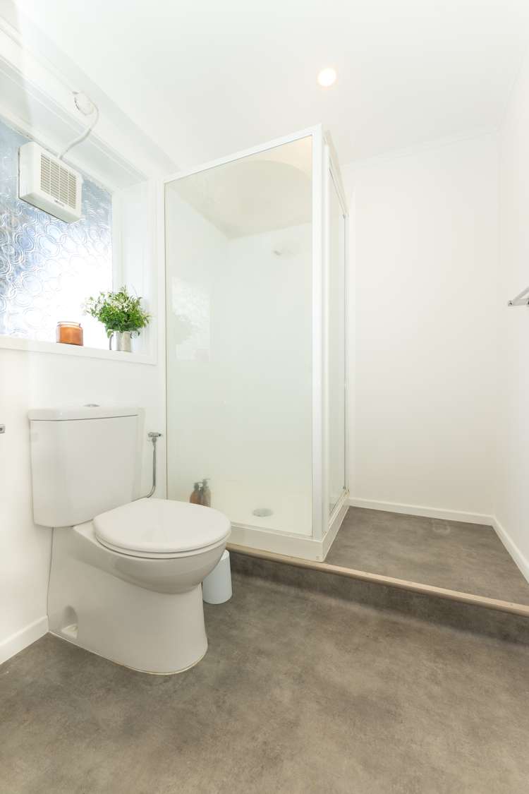 2/19 Britannia Street Petone_6