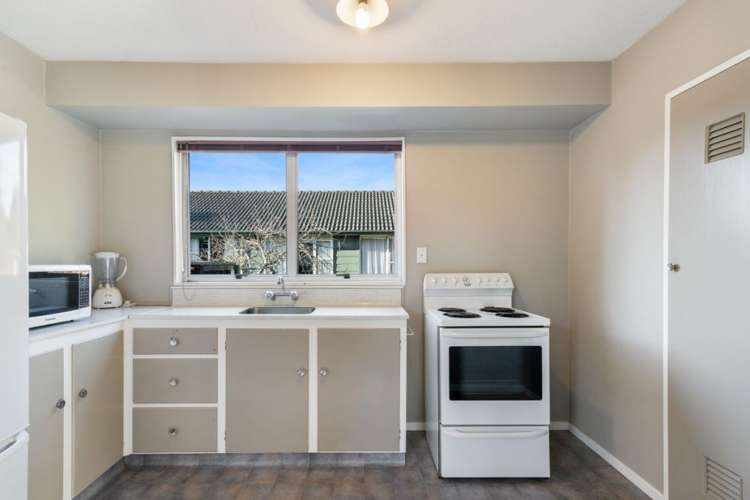 37 Oakley Crescent Hornby_7