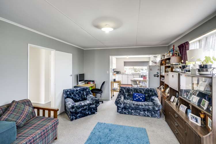 141 Chatham Road Flaxmere_10