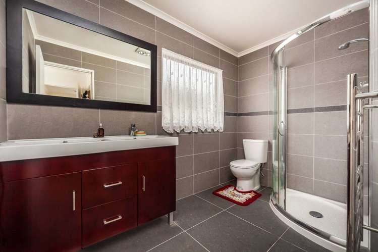 5 Dione Place Flat Bush_11