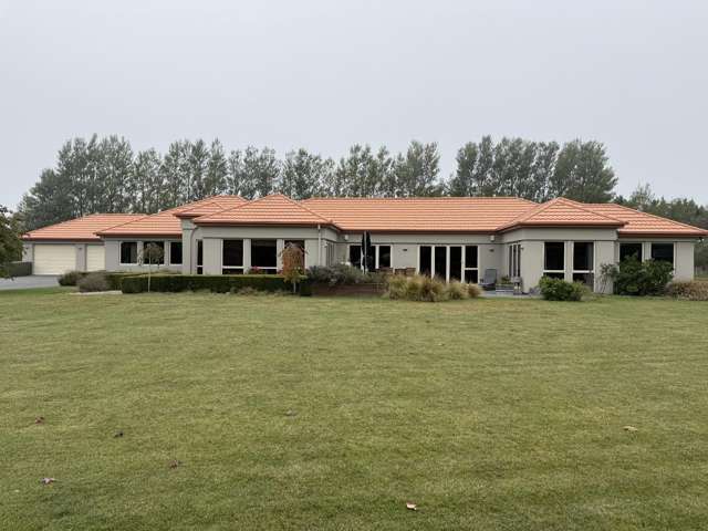 Spacious Fully Furnished Lifestyle Home with Flexible Lease Term