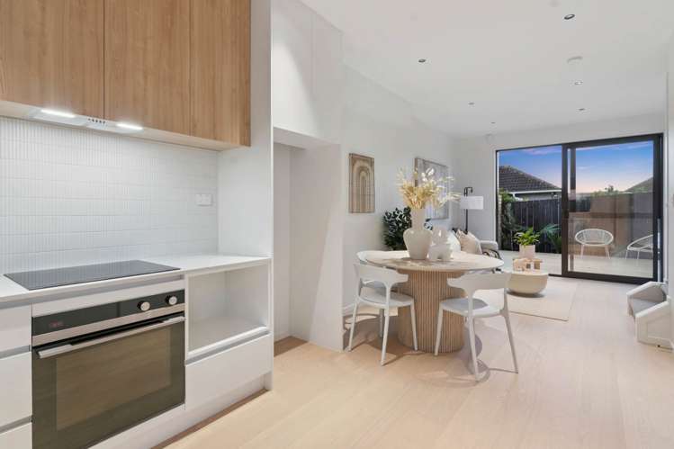34 Holland Avenue Pt England_8