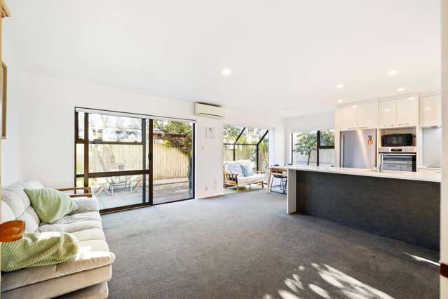 2/1 Winchester Street Merivale_4