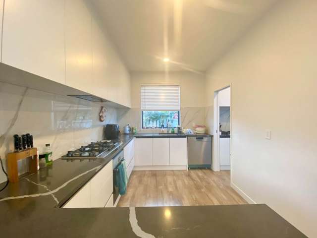 35A Essex Street Te Atatu South_1